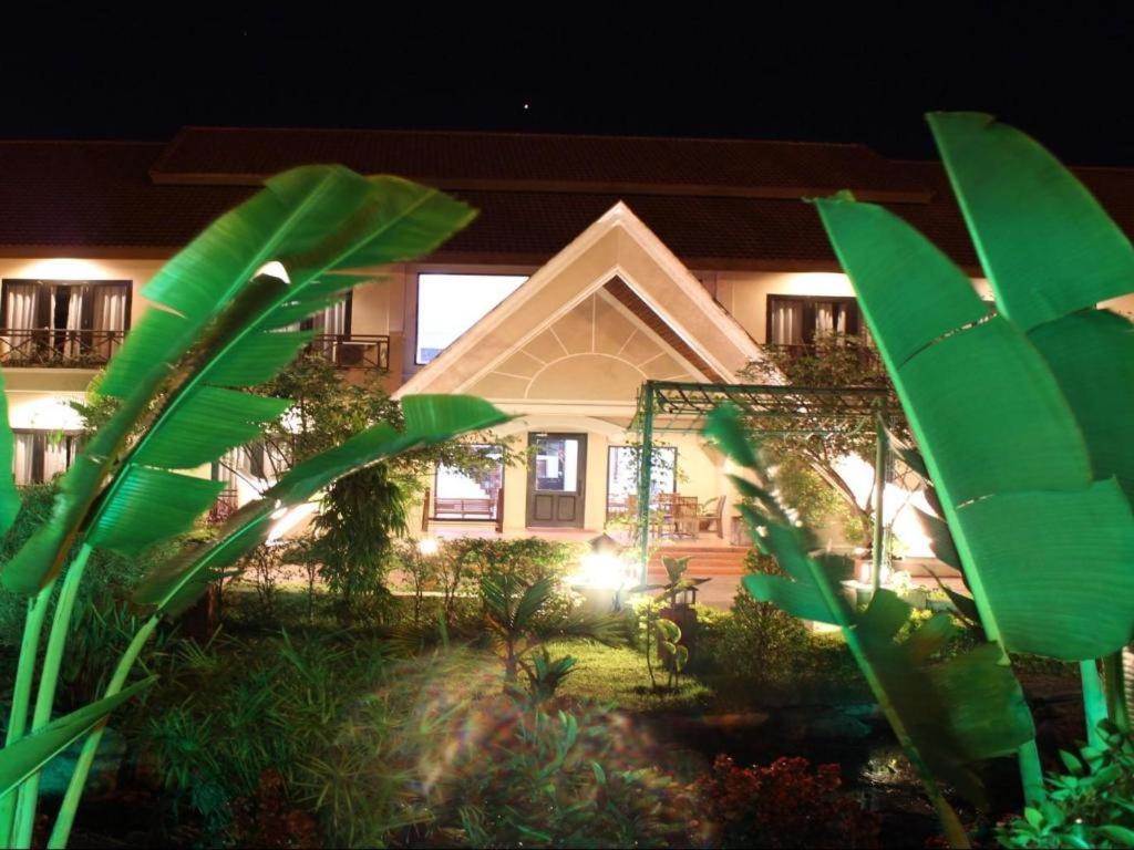 Daosavanh Resort & Spa Hotel Savannakhet Luaran gambar
