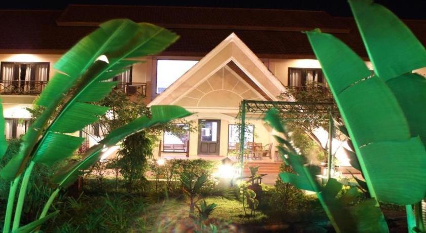 Daosavanh Resort & Spa Hotel Savannakhet Luaran gambar